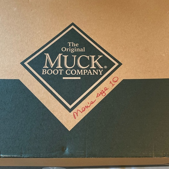 Muck Boots - Picture 2 of 8